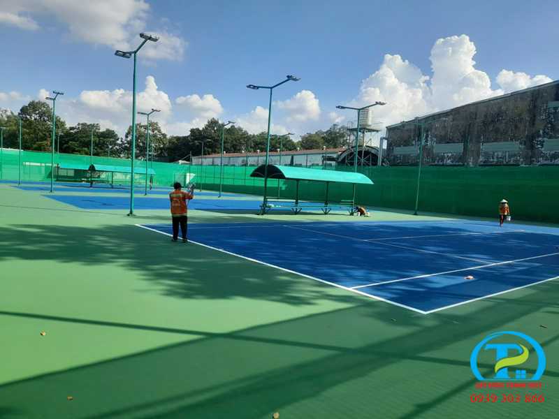 Chọn vật liệu phù hợp với ngân sách để thi công sân tennis